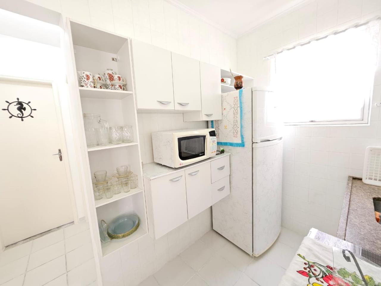 Familiar Enseada Apartment Guaruja